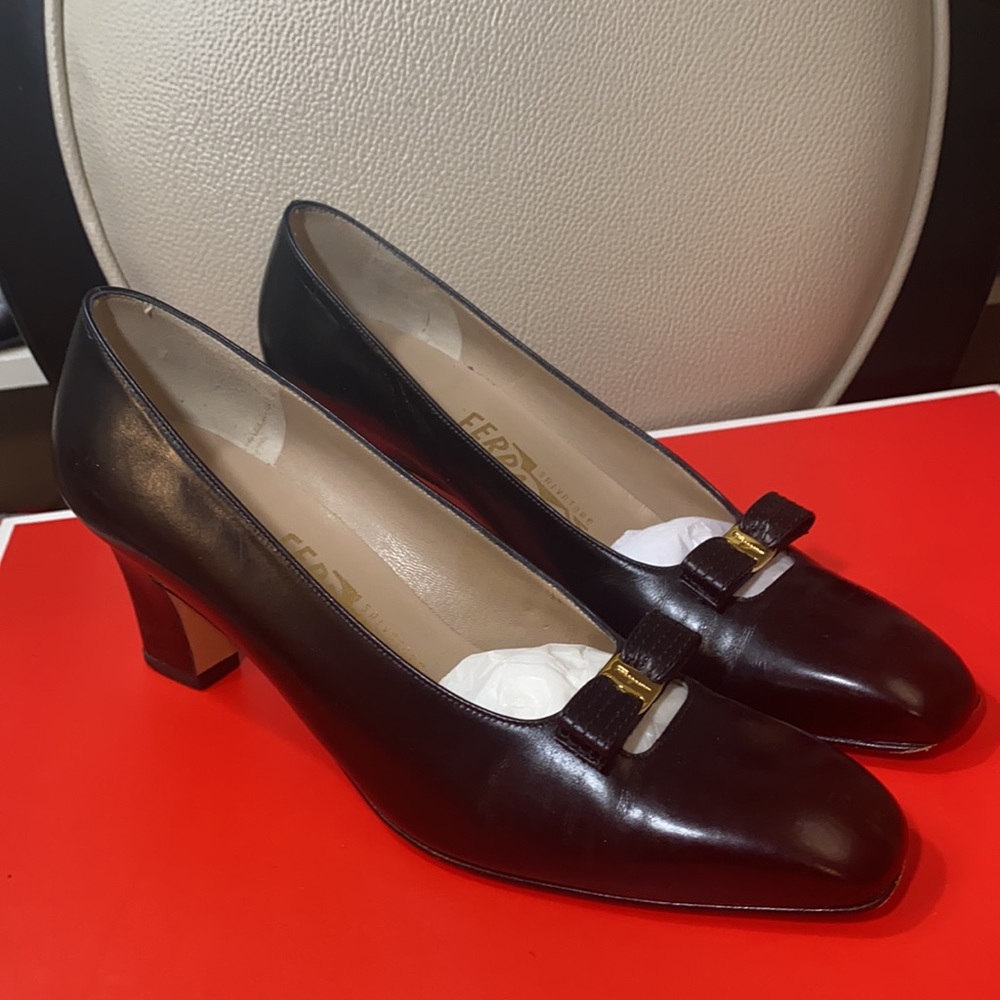 Salvatore Ferragamo used in good condition clean. - Picture 11 of 12